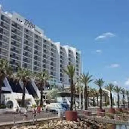Apartamento Lindo Junto à E Marina Com Piscina